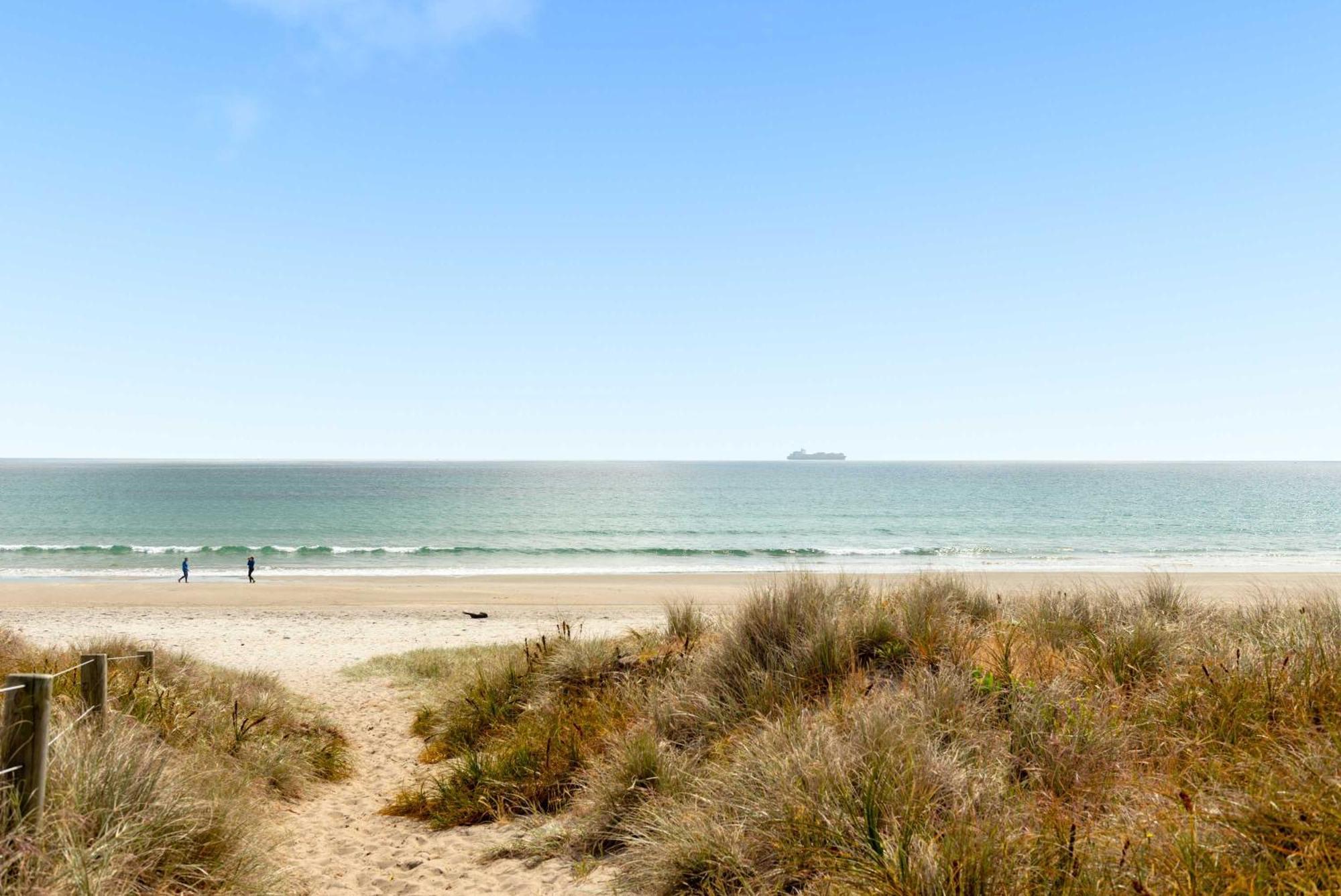 Beach Side Bliss - Oceanside Mount Maunganui Eksteriør billede