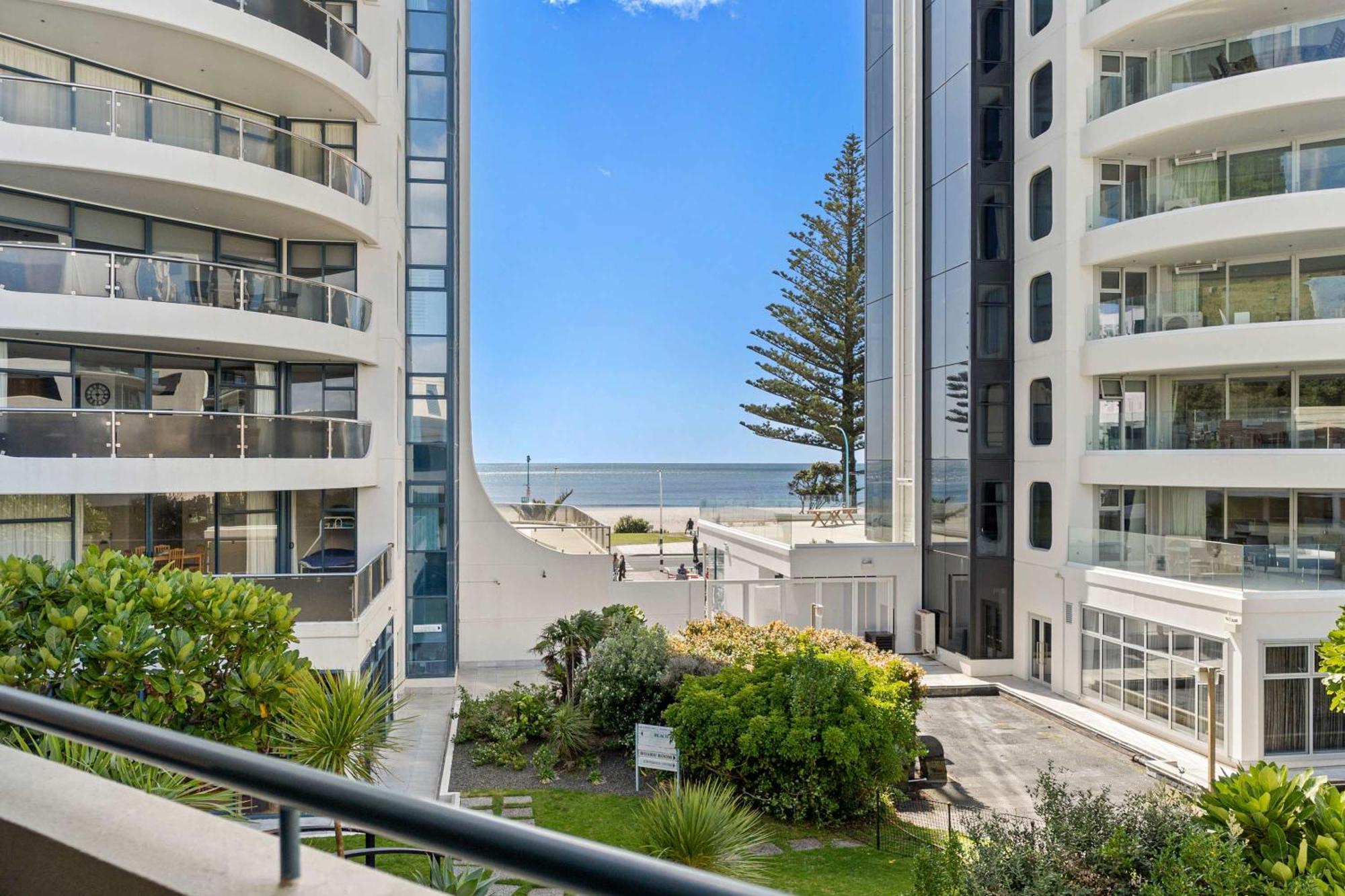 Beach Side Bliss - Oceanside Mount Maunganui Eksteriør billede